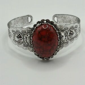 Small Silver-tone Bracelet Red Stone